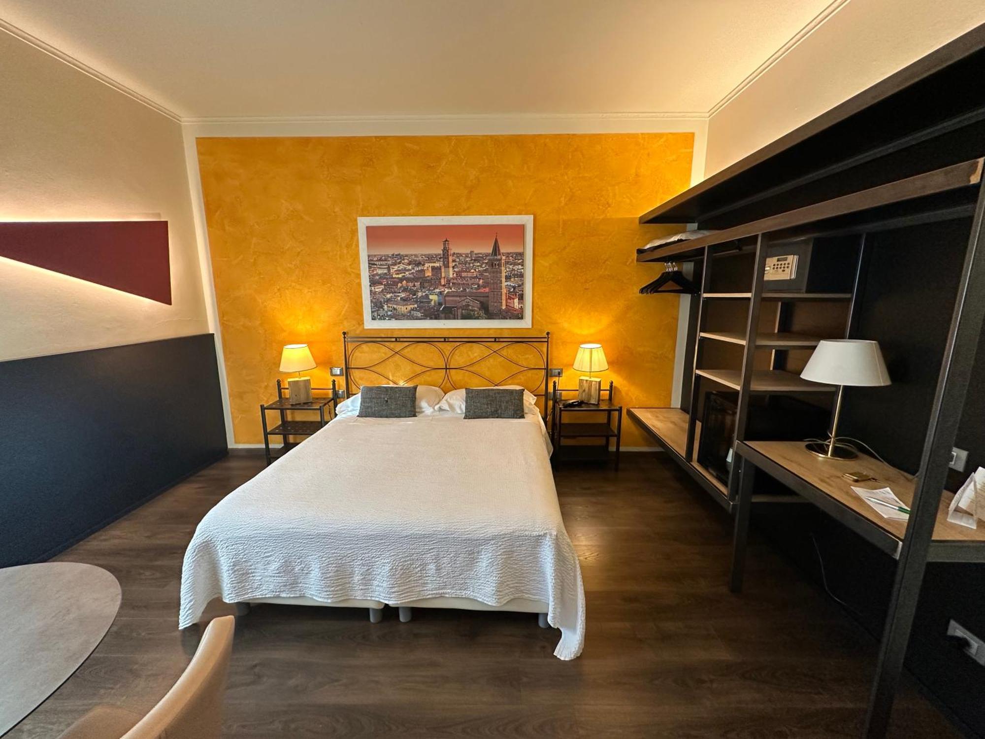 Hotel Italia เวโรนา ภายนอก รูปภาพ